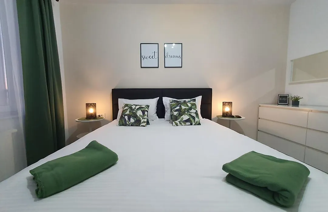 Green Apartment Coresi-1